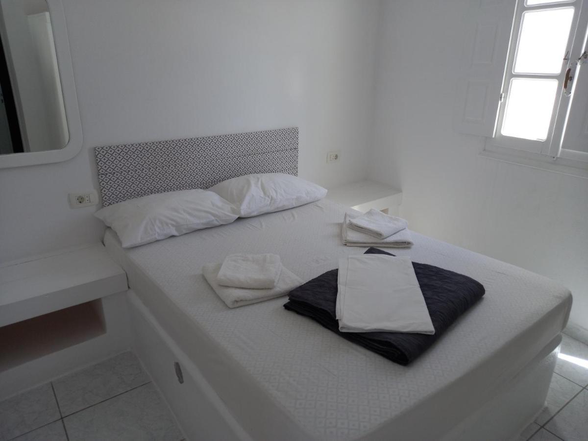 Three Harites Aparthotel Perissa  Ngoại thất bức ảnh