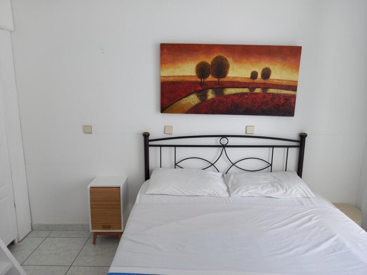 Three Harites Aparthotel Perissa  Ngoại thất bức ảnh