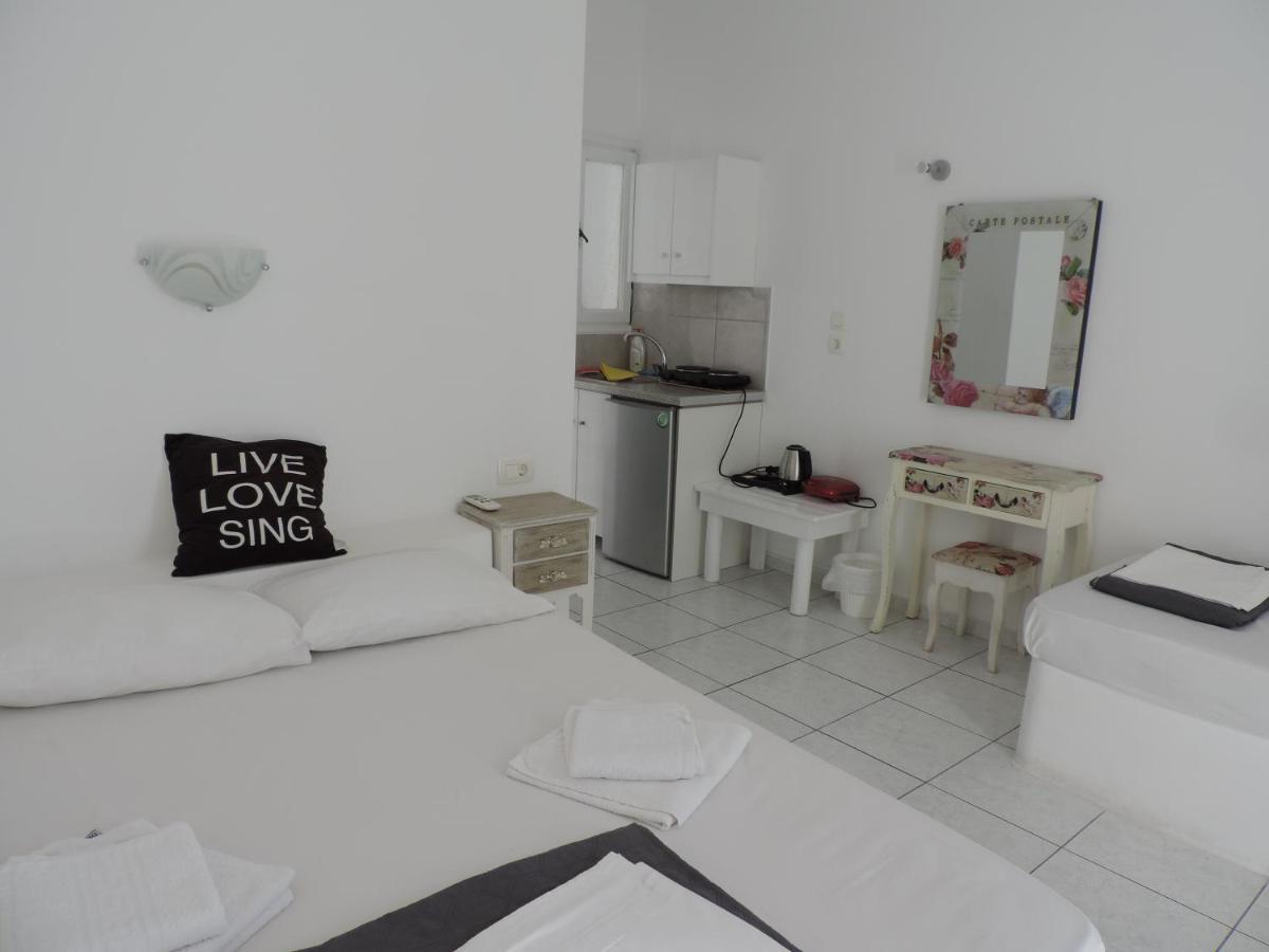 Three Harites Aparthotel Perissa  Ngoại thất bức ảnh