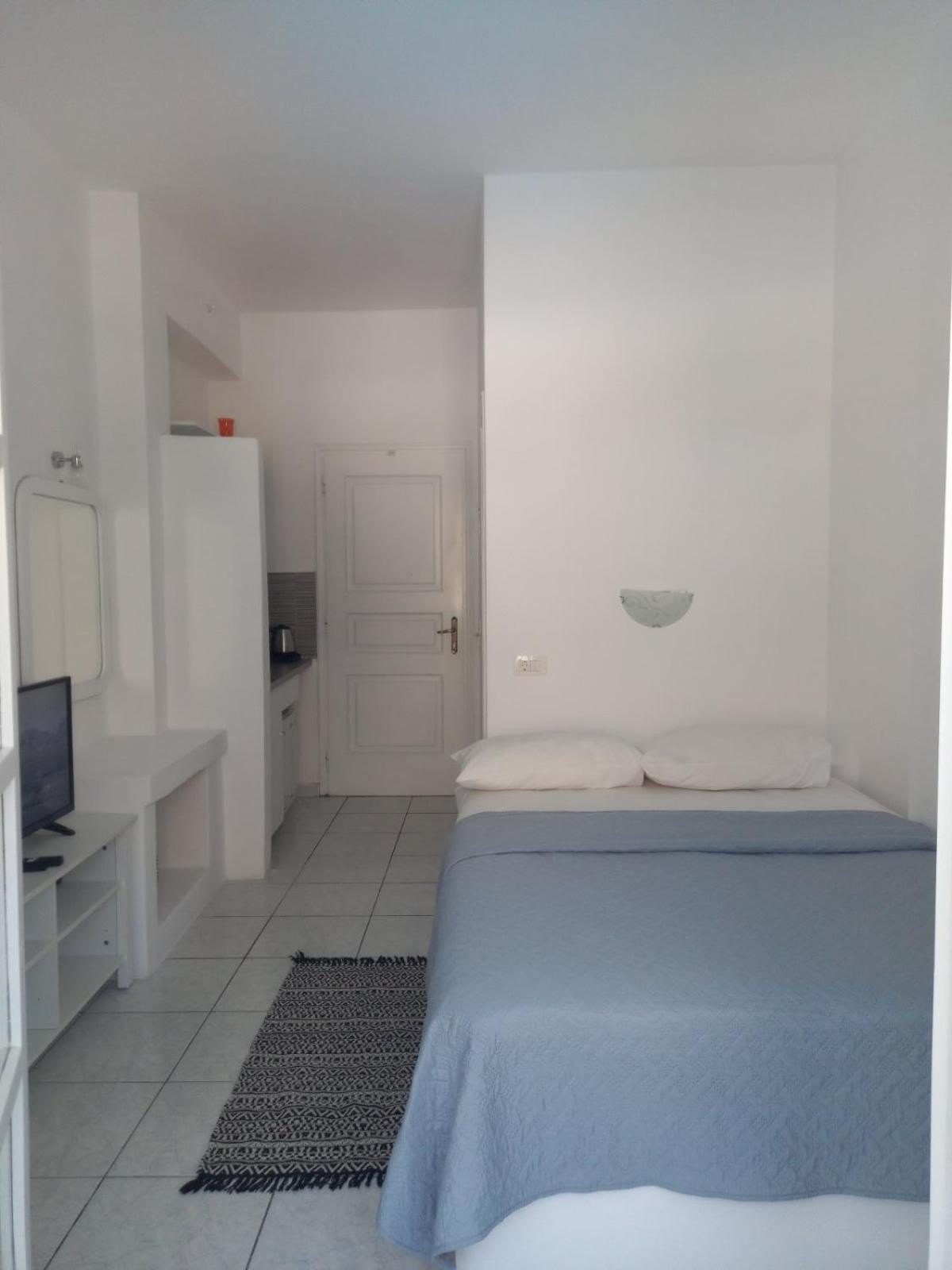 Three Harites Aparthotel Perissa  Phòng bức ảnh