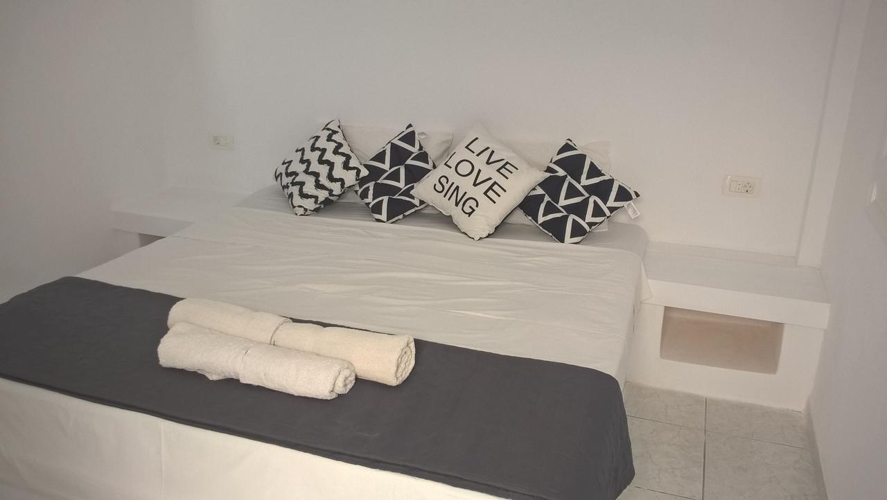 Three Harites Aparthotel Perissa  Ngoại thất bức ảnh