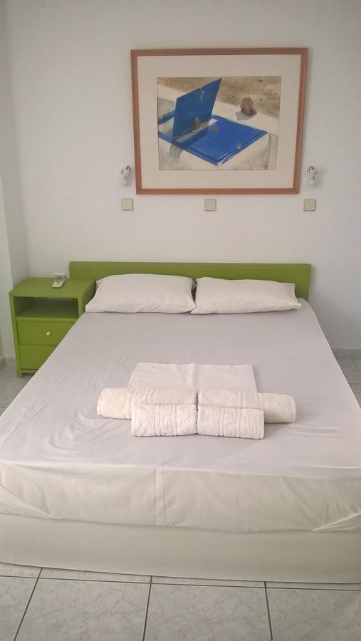 Three Harites Aparthotel Perissa  Ngoại thất bức ảnh