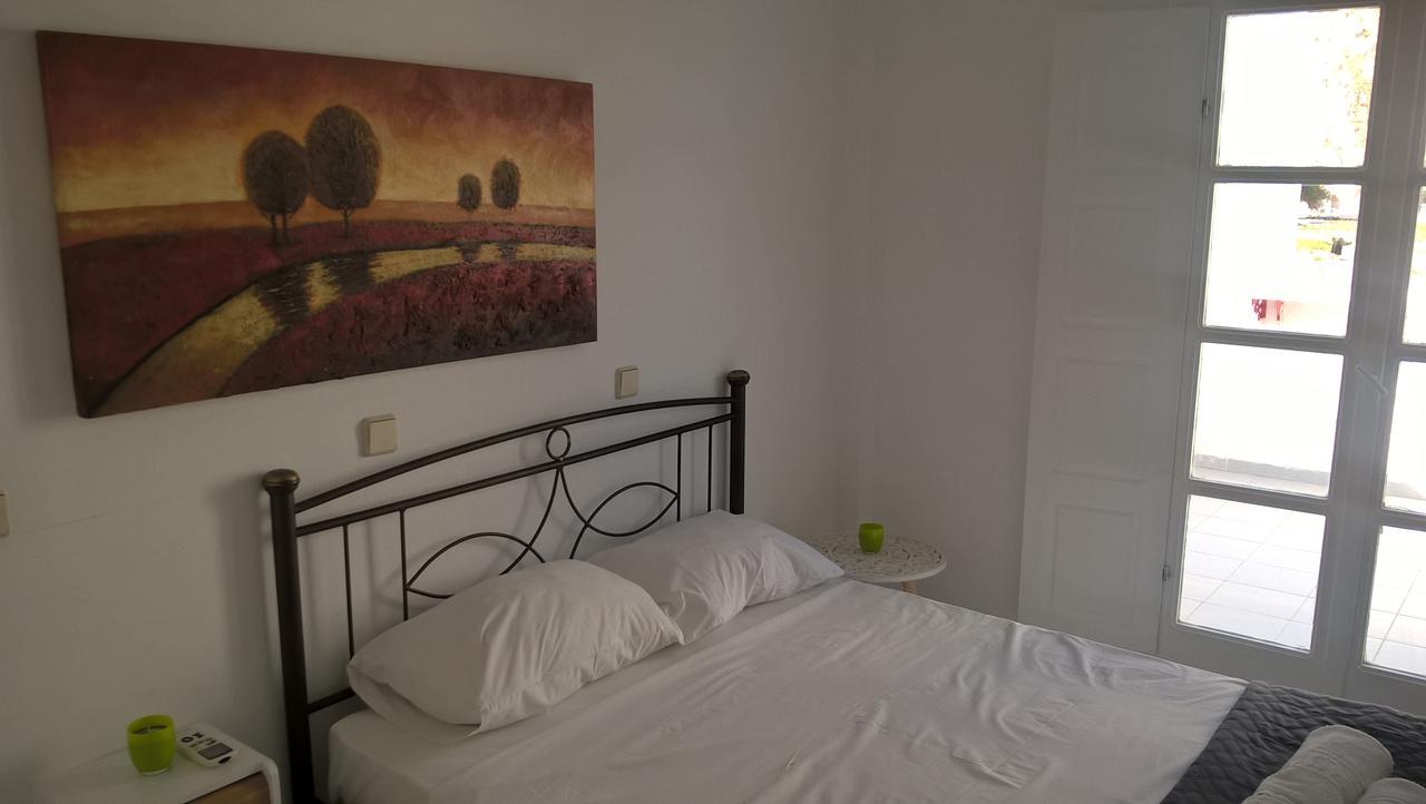 Three Harites Aparthotel Perissa  Ngoại thất bức ảnh