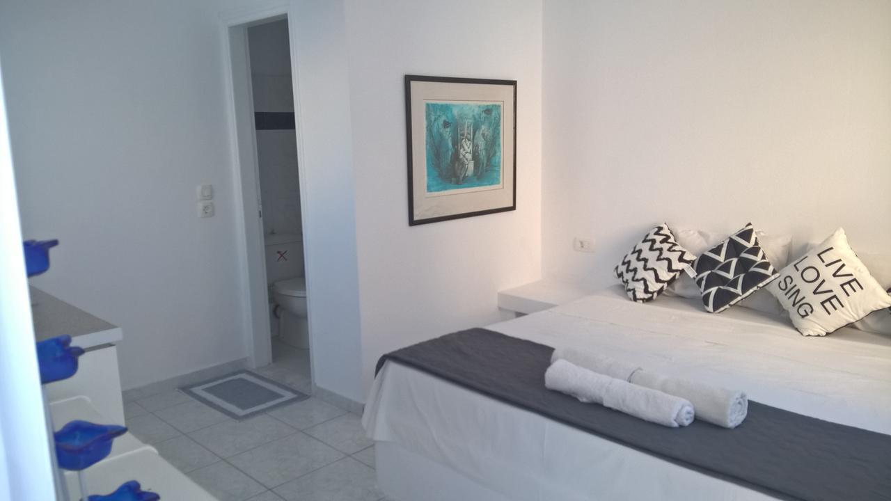 Three Harites Aparthotel Perissa  Ngoại thất bức ảnh
